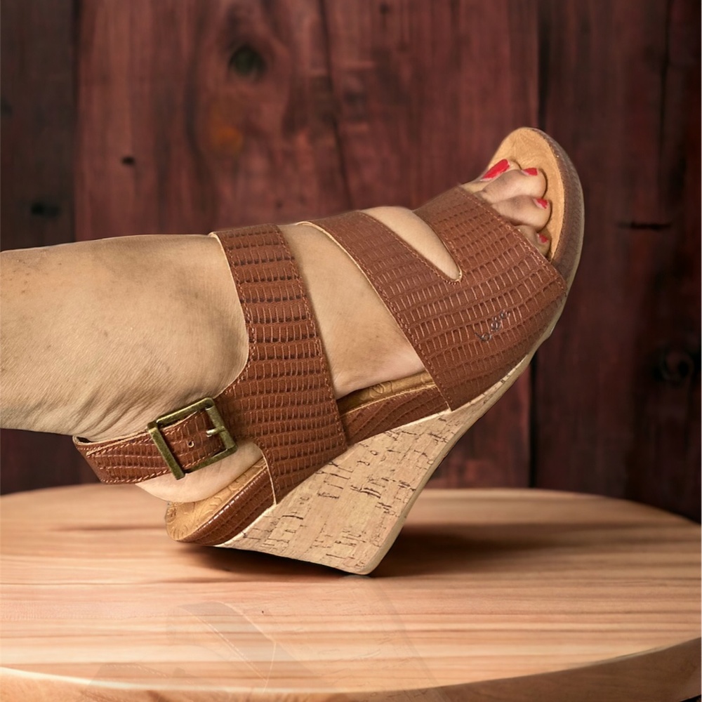 B.O.C Women's Nara Wedge Sandals / Brown Sandals / New W/out Tag/box
